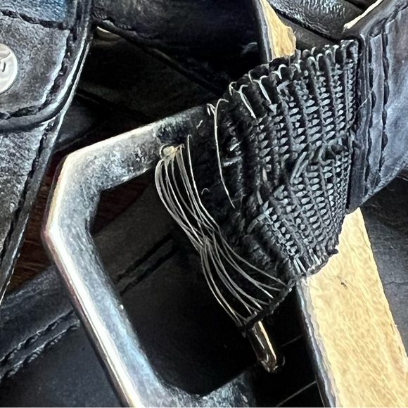 FRYE Grey Leather Alessia Trapunto Flats - Thong Sandals, Size 8 - Picture 7 of 7